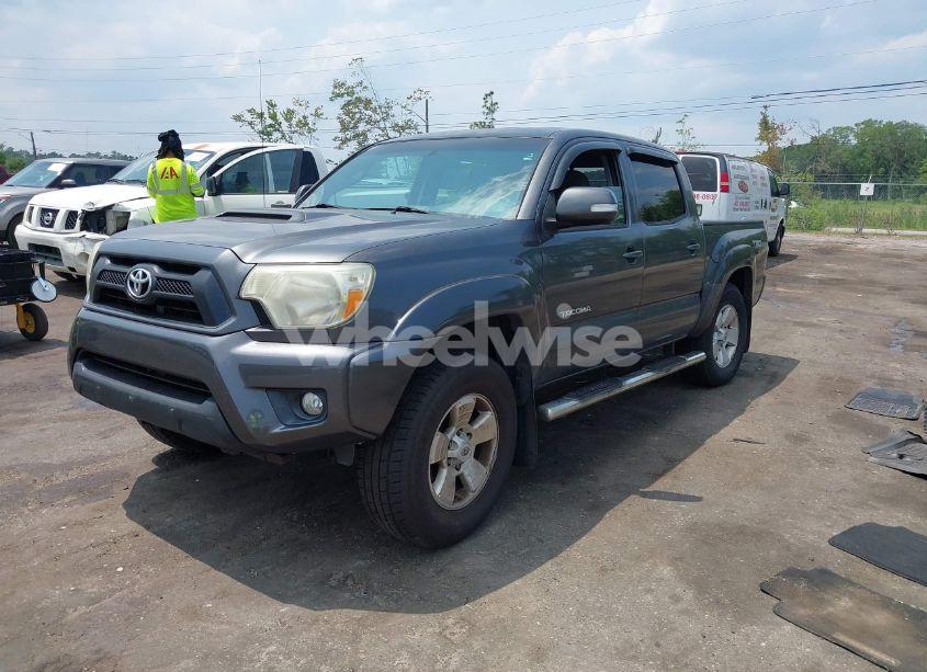 Photo 2 of 2014 Toyota Tacoma PRERUNNER V6 (VIN 3TMJU4GN9EM169536)