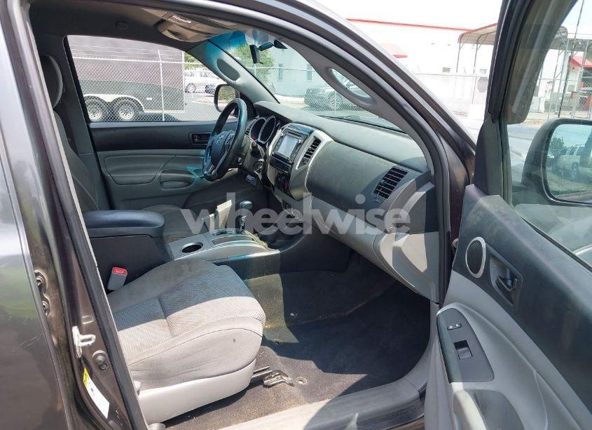 Photo 5 of 2014 Toyota Tacoma PRERUNNER V6 (VIN 3TMJU4GN9EM169536)