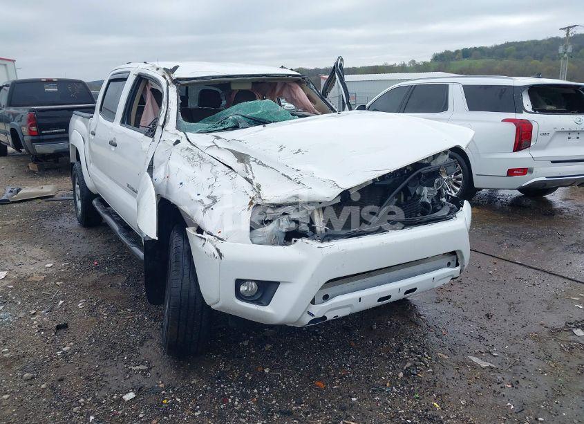 2015 Toyota Tacoma PRERUNNER V6 (VIN 3TMJU4GN9FM179727) main photo