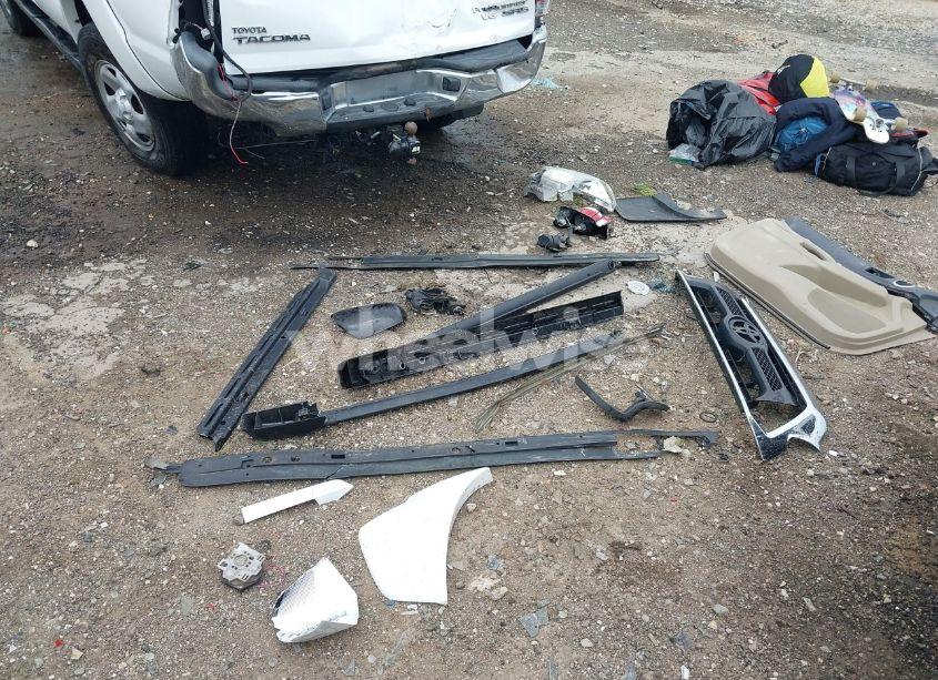 Photo 13 of 2015 Toyota Tacoma PRERUNNER V6 (VIN 3TMJU4GN9FM179727)