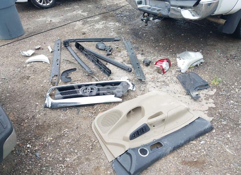 Photo 14 of 2015 Toyota Tacoma PRERUNNER V6 (VIN 3TMJU4GN9FM179727)