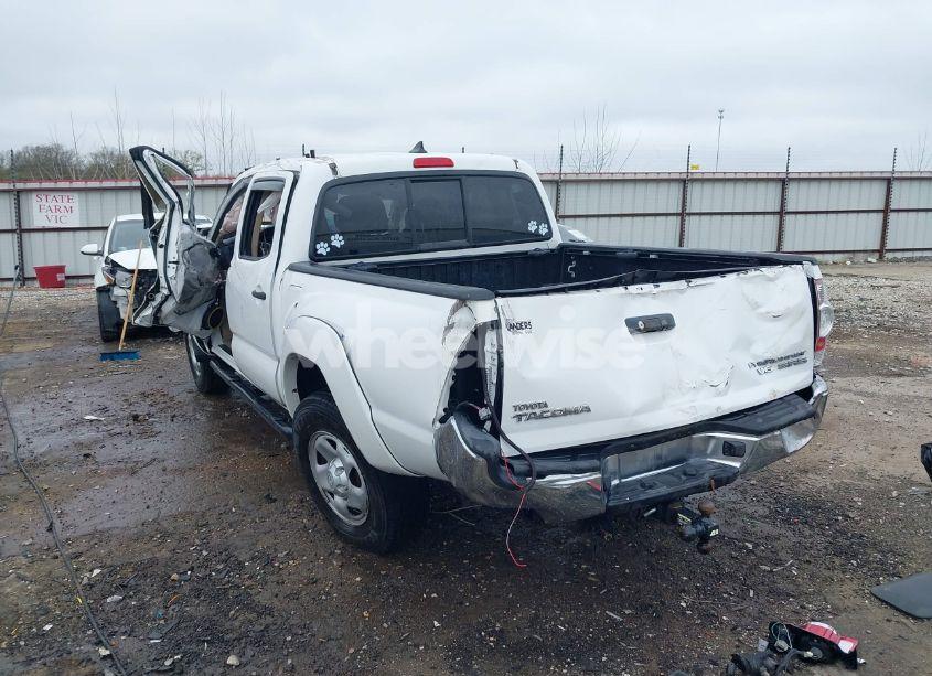 Photo 3 of 2015 Toyota Tacoma PRERUNNER V6 (VIN 3TMJU4GN9FM179727)