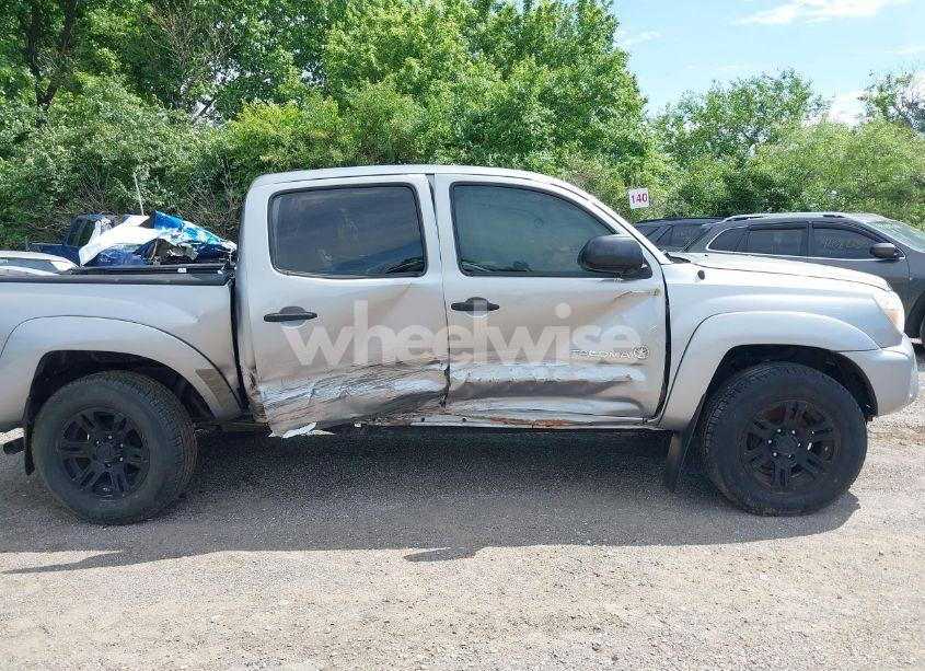 Photo 13 of 2015 Toyota Tacoma PRERUNNER V6 (VIN 3TMJU4GN9FM179890)