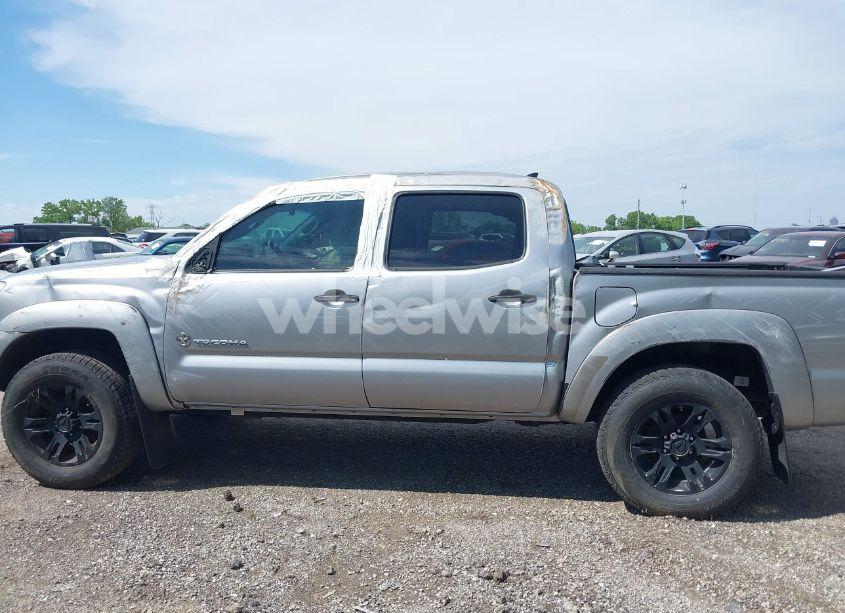 Photo 14 of 2015 Toyota Tacoma PRERUNNER V6 (VIN 3TMJU4GN9FM179890)