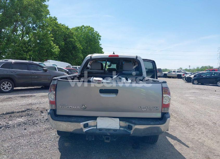 Photo 16 of 2015 Toyota Tacoma PRERUNNER V6 (VIN 3TMJU4GN9FM179890)