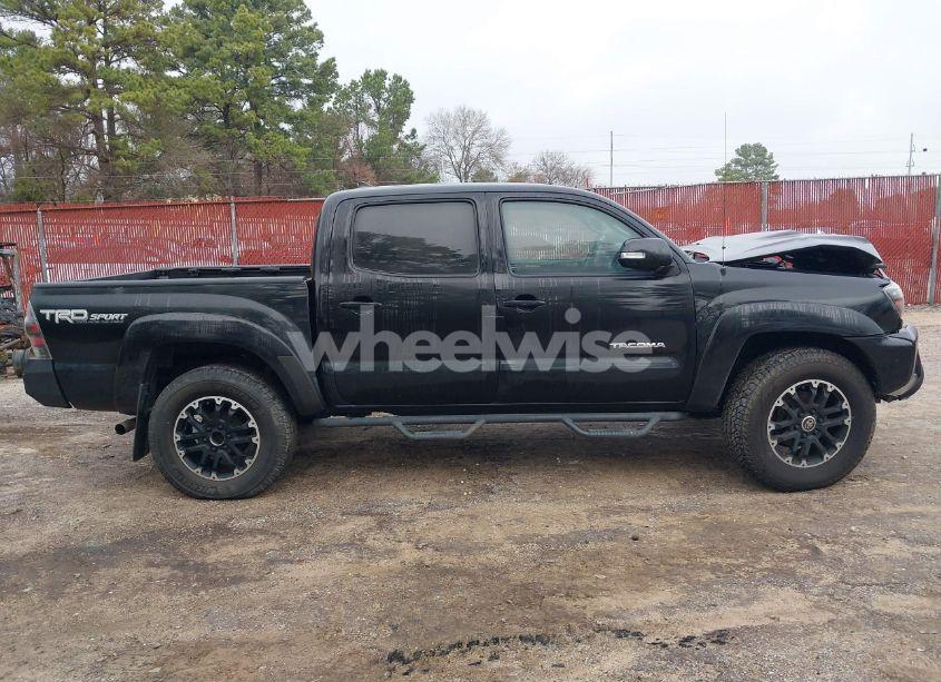 Photo 13 of 2015 Toyota Tacoma DOUBLE CAB PRERUNNER (VIN 3TMJU4GN9FM182367)