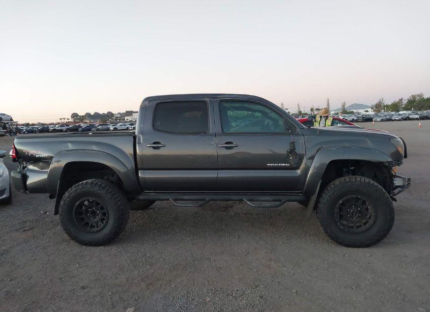 Photo 14 of 2010 Toyota Tacoma DOUBLE CAB PRERUNNER (VIN 3TMJU4GNXAM100347)