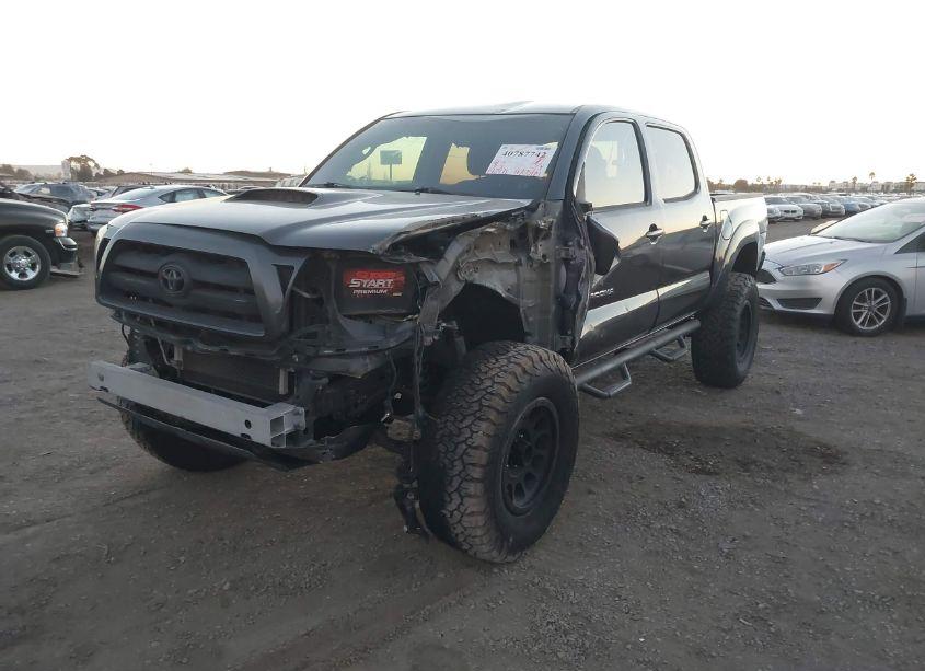 Photo 2 of 2010 Toyota Tacoma DOUBLE CAB PRERUNNER (VIN 3TMJU4GNXAM100347)