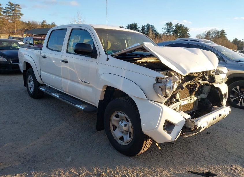 2014 Toyota Tacoma PRERUNNER V6 (VIN 3TMJU4GNXEM164409) main photo