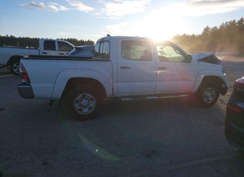Photo 13 of 2014 Toyota Tacoma PRERUNNER V6 (VIN 3TMJU4GNXEM164409)
