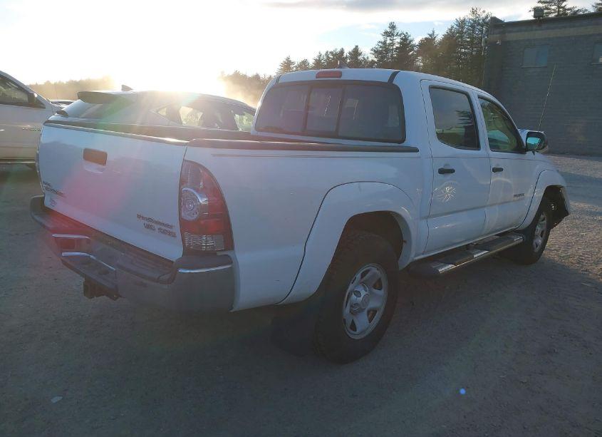 Photo 4 of 2014 Toyota Tacoma PRERUNNER V6 (VIN 3TMJU4GNXEM164409)