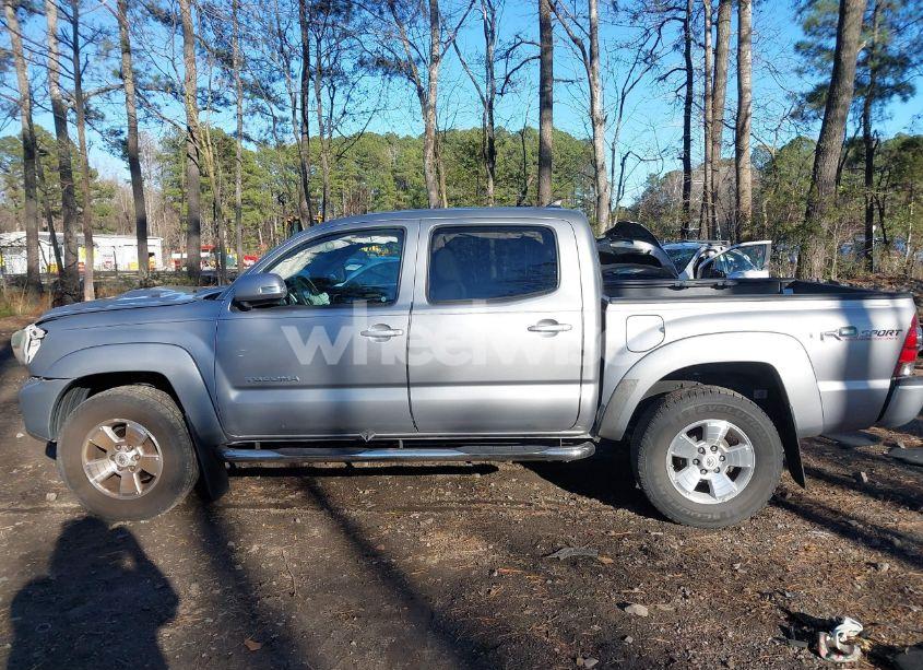 Photo 14 of 2015 Toyota Tacoma DOUBLE CAB PRERUNNER (VIN 3TMJU4GNXFM191580)