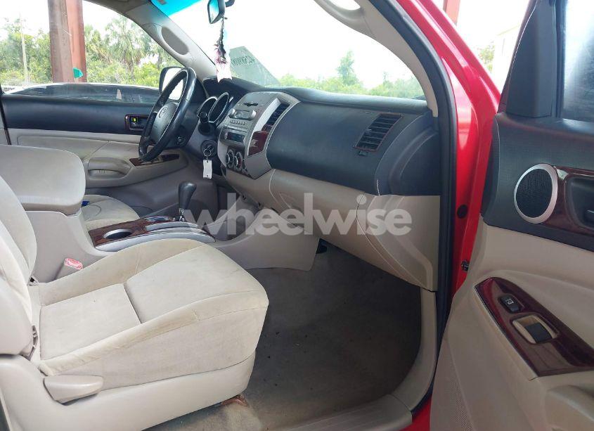 Photo 5 of 2005 Toyota Tacoma PRERUNNER V6 (VIN 3TMJU62N05M001674)