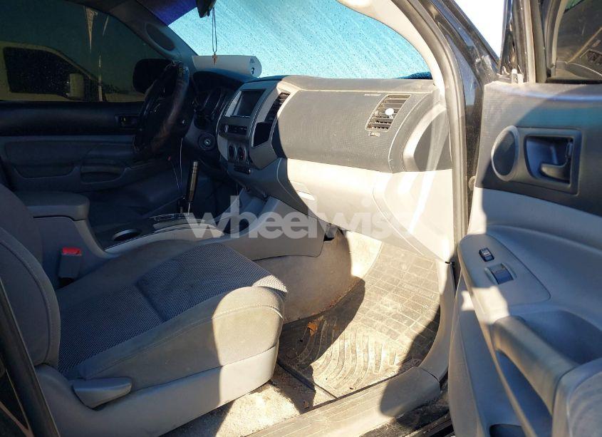 Photo 5 of 2005 Toyota Tacoma DOUBLE CAB PRERUNNER (VIN 3TMJU62N05M002551)