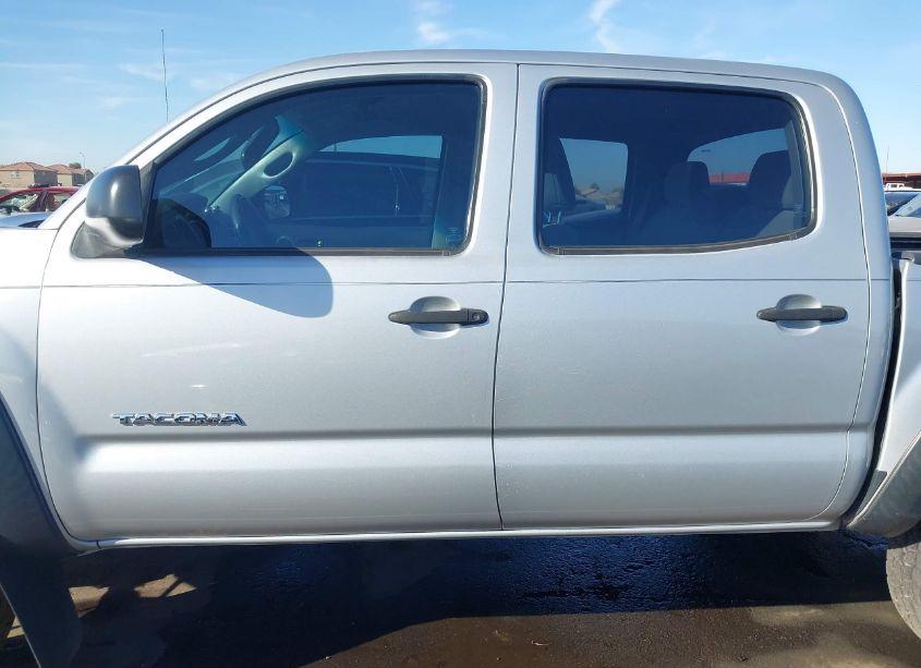 Photo 15 of 2009 Toyota Tacoma PRERUNNER V6 (VIN 3TMJU62N09M081449)