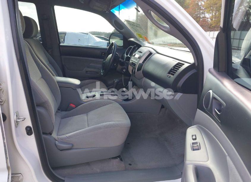 Photo 5 of 2008 Toyota Tacoma PRERUNNER V6 (VIN 3TMJU62N18M052475)