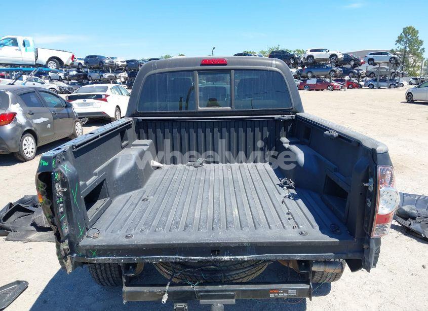Photo 17 of 2006 Toyota Tacoma PRERUNNER V6 (VIN 3TMJU62N26M015075)