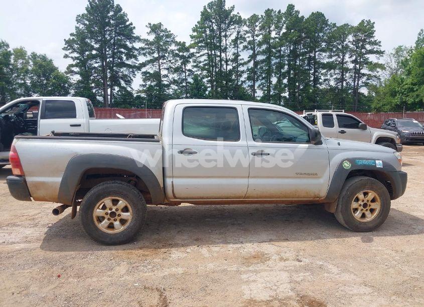 Photo 13 of 2006 Toyota Tacoma PRERUNNER (VIN 3TMJU62N26M018199)