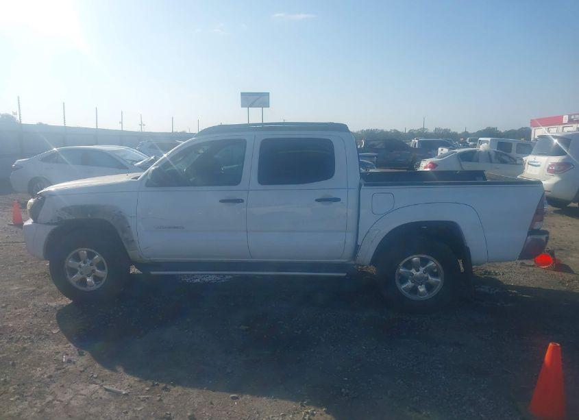 Photo 14 of 2009 Toyota Tacoma PRERUNNER V6 (VIN 3TMJU62N29M082991)