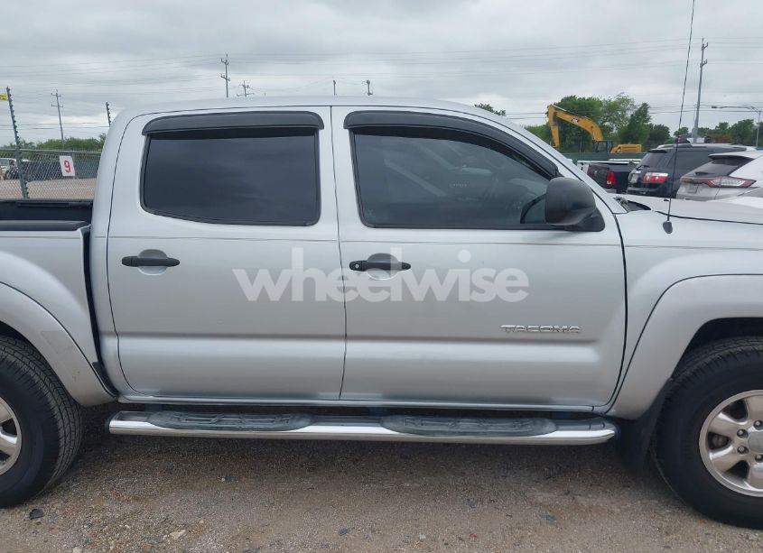 Photo 13 of 2007 Toyota Tacoma PRERUNNER V6 (VIN 3TMJU62N37M033683)