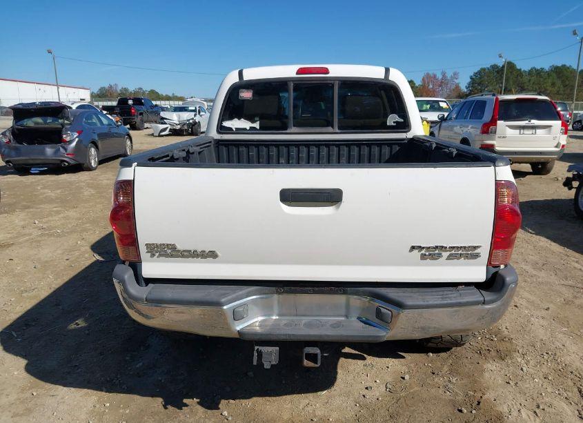 Photo 17 of 2007 Toyota Tacoma PRERUNNER V6 (VIN 3TMJU62N37M034896)