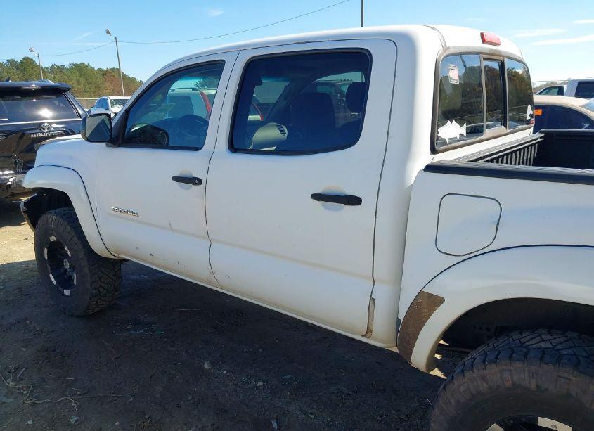 Photo 19 of 2007 Toyota Tacoma PRERUNNER V6 (VIN 3TMJU62N37M034896)