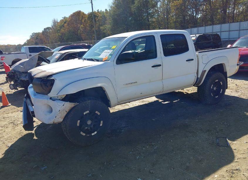 Photo 2 of 2007 Toyota Tacoma PRERUNNER V6 (VIN 3TMJU62N37M034896)