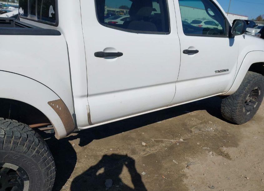 Photo 20 of 2007 Toyota Tacoma PRERUNNER V6 (VIN 3TMJU62N37M034896)