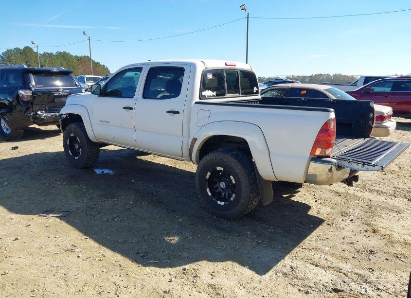 Photo 3 of 2007 Toyota Tacoma PRERUNNER V6 (VIN 3TMJU62N37M034896)