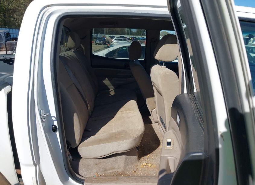 Photo 8 of 2007 Toyota Tacoma PRERUNNER V6 (VIN 3TMJU62N37M034896)