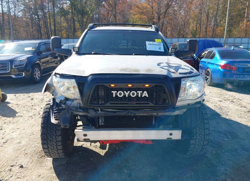 Photo 12 of 2007 Toyota Tacoma PRERUNNER V6 (VIN 3TMJU62N37M045316)