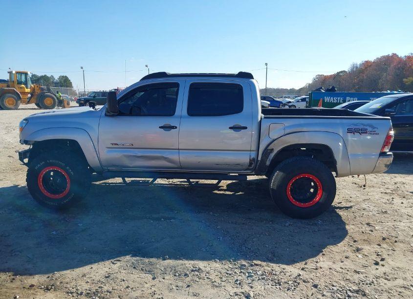 Photo 14 of 2007 Toyota Tacoma PRERUNNER V6 (VIN 3TMJU62N37M045316)