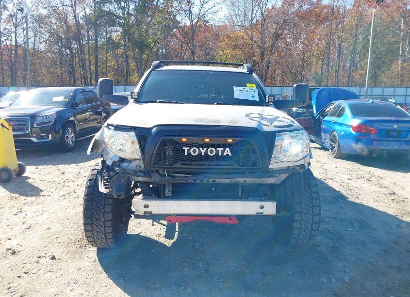 Photo 6 of 2007 Toyota Tacoma PRERUNNER V6 (VIN 3TMJU62N37M045316)