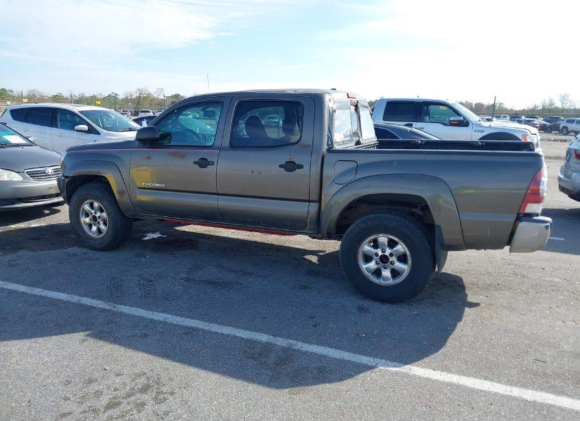 Photo 14 of 2009 Toyota Tacoma PRERUNNER V6 (VIN 3TMJU62N39M082384)