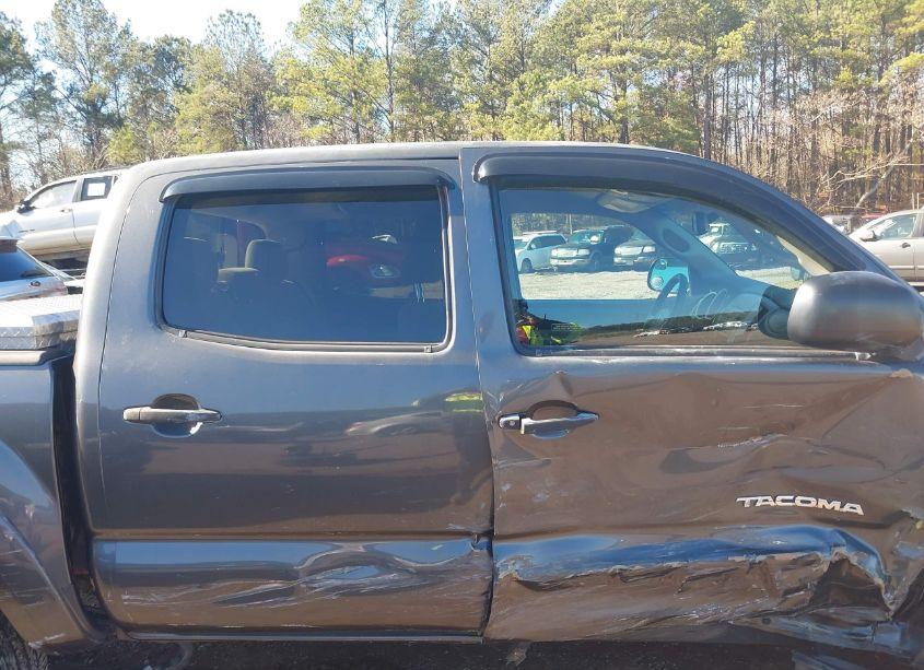 Photo 13 of 2009 Toyota Tacoma PRERUNNER V6 (VIN 3TMJU62N39M082921)