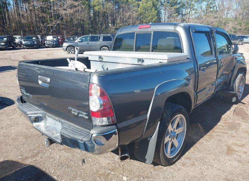 Photo 4 of 2009 Toyota Tacoma PRERUNNER V6 (VIN 3TMJU62N39M082921)