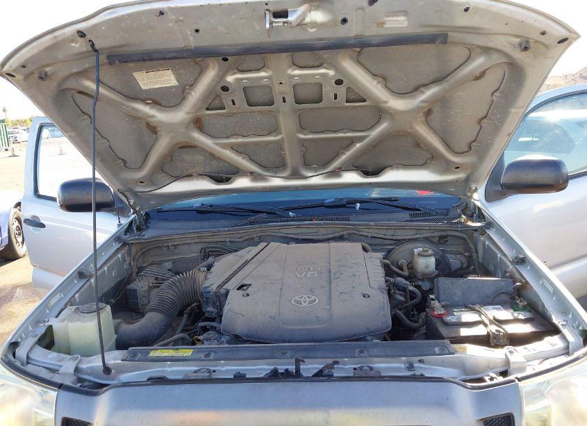 Photo 10 of 2009 Toyota Tacoma PRERUNNER V6 (VIN 3TMJU62N49M074620)