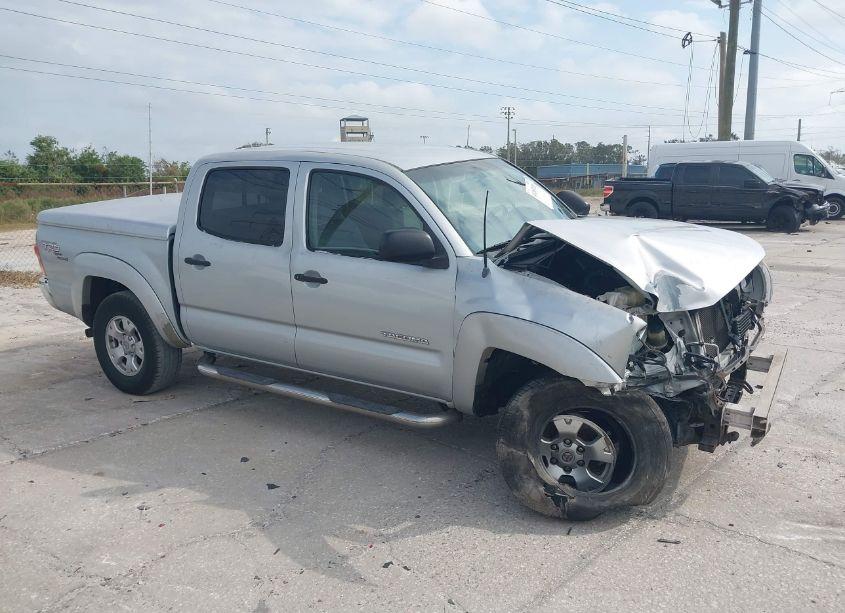 Photo 13 of 2005 Toyota Tacoma DOUBLE CAB PRERUNNER (VIN 3TMJU62N55M005008)