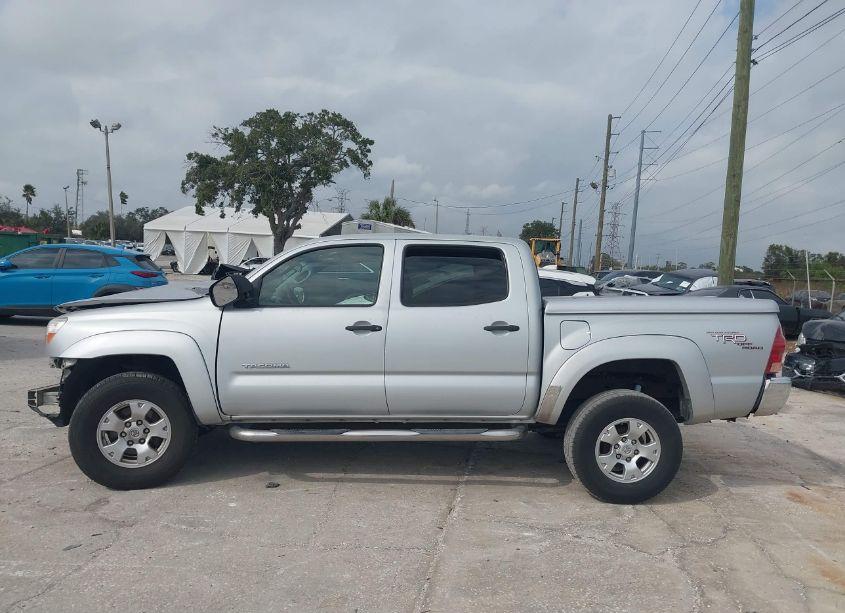Photo 14 of 2005 Toyota Tacoma DOUBLE CAB PRERUNNER (VIN 3TMJU62N55M005008)