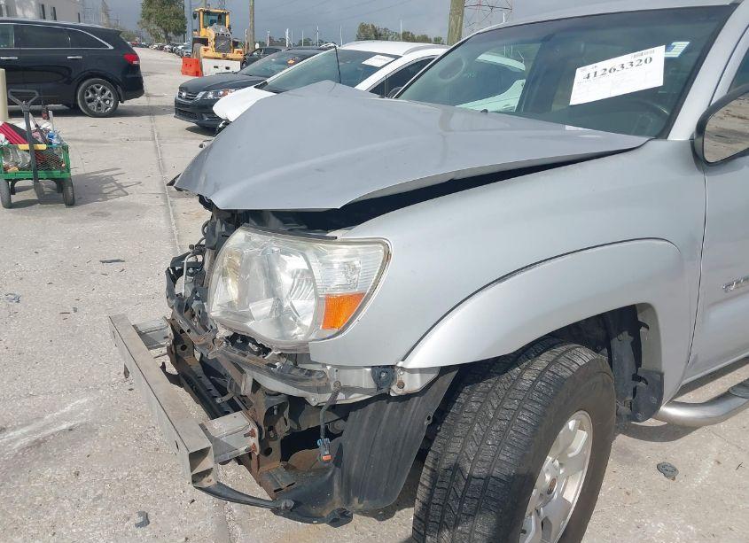 Photo 19 of 2005 Toyota Tacoma DOUBLE CAB PRERUNNER (VIN 3TMJU62N55M005008)