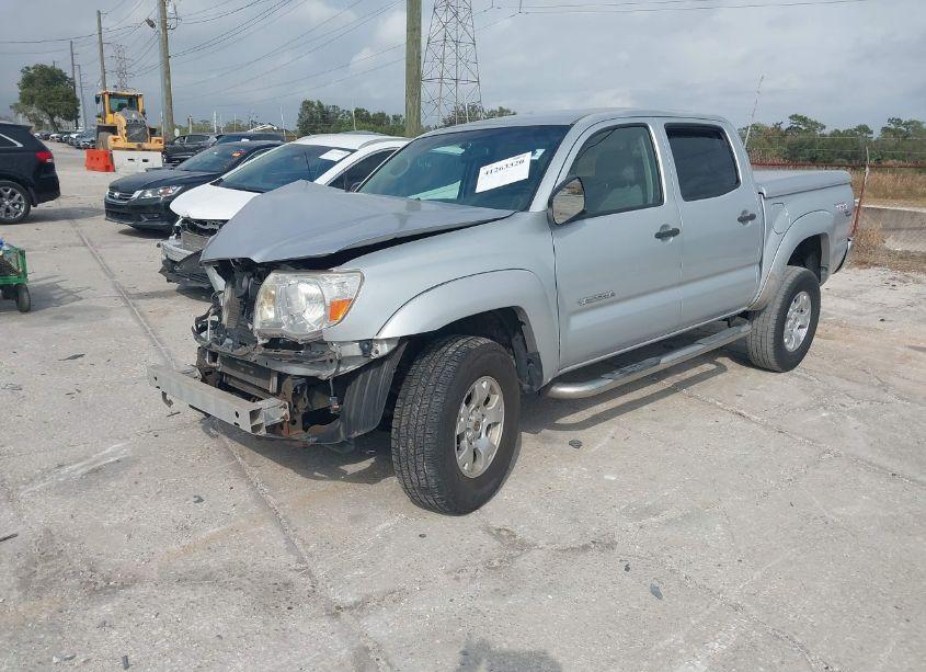 Photo 2 of 2005 Toyota Tacoma DOUBLE CAB PRERUNNER (VIN 3TMJU62N55M005008)