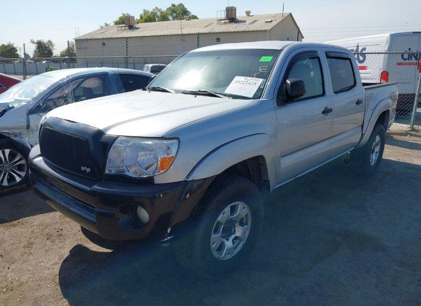 Photo 2 of 2006 Toyota Tacoma PRERUNNER V6 (VIN 3TMJU62N56M011182)