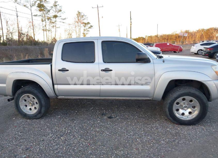 Photo 13 of 2006 Toyota Tacoma PRERUNNER V6 (VIN 3TMJU62N66M014057)