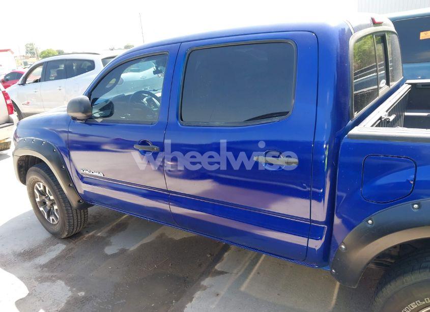 Photo 14 of 2005 Toyota Tacoma PRERUNNER V6 (VIN 3TMJU62N75M001803)