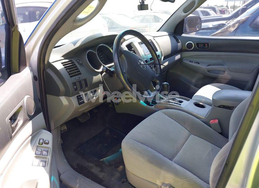 Photo 5 of 2005 Toyota Tacoma PRERUNNER V6 (VIN 3TMJU62N75M001803)