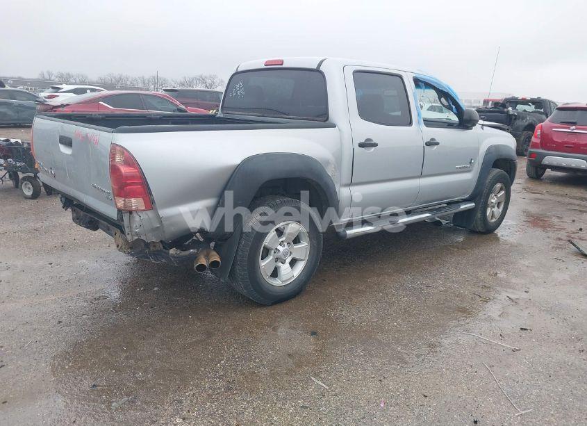 Photo 4 of 2008 Toyota Tacoma PRERUNNER V6 (VIN 3TMJU62N78M064162)