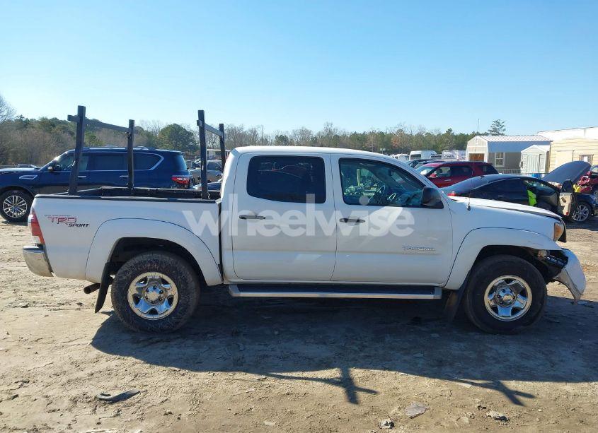 Photo 13 of 2009 Toyota Tacoma PRERUNNER V6 (VIN 3TMJU62N79M078810)