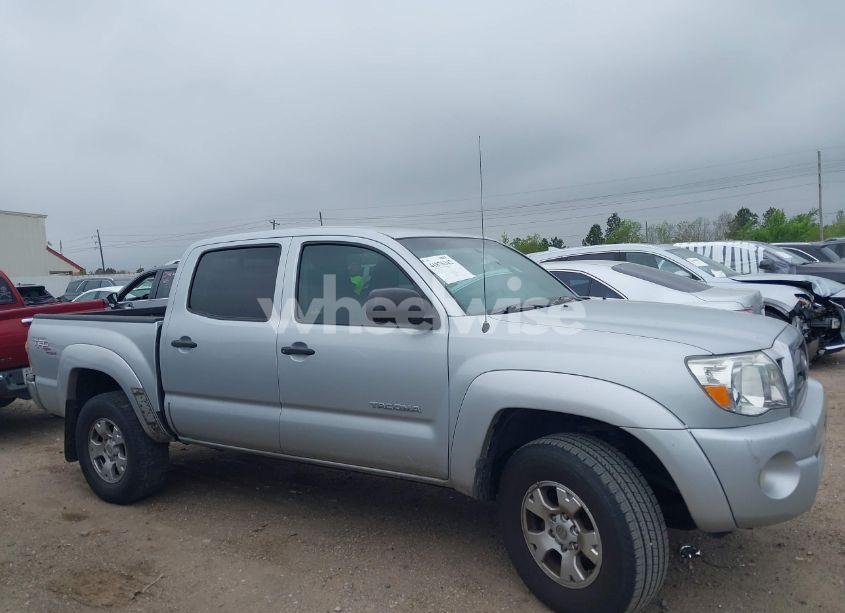 Photo 13 of 2009 Toyota Tacoma PRERUNNER V6 (VIN 3TMJU62N79M082176)