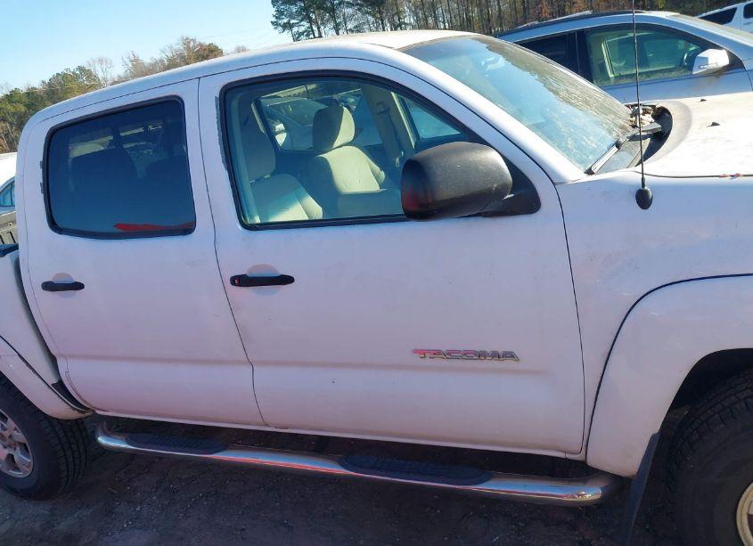 Photo 13 of 2008 Toyota Tacoma PRERUNNER V6 (VIN 3TMJU62N98M061229)