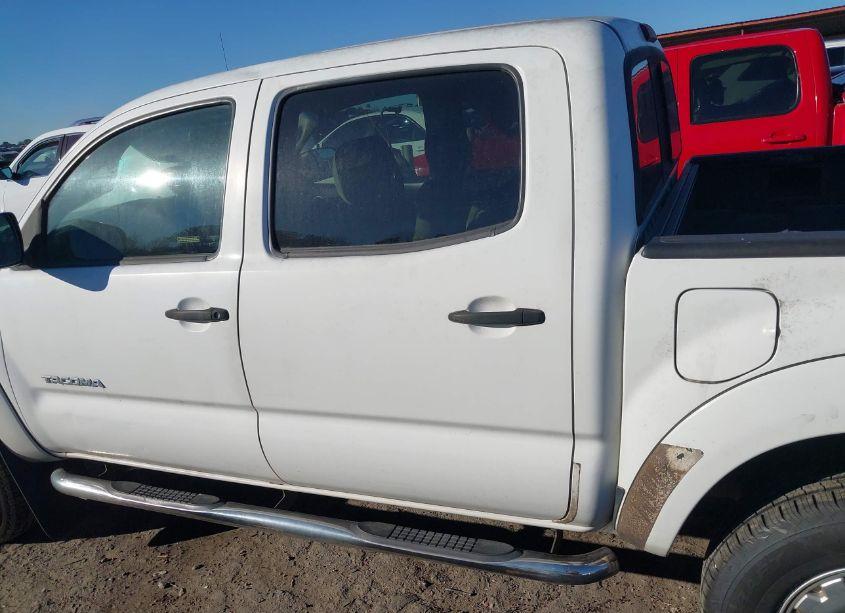 Photo 14 of 2008 Toyota Tacoma PRERUNNER V6 (VIN 3TMJU62N98M061229)